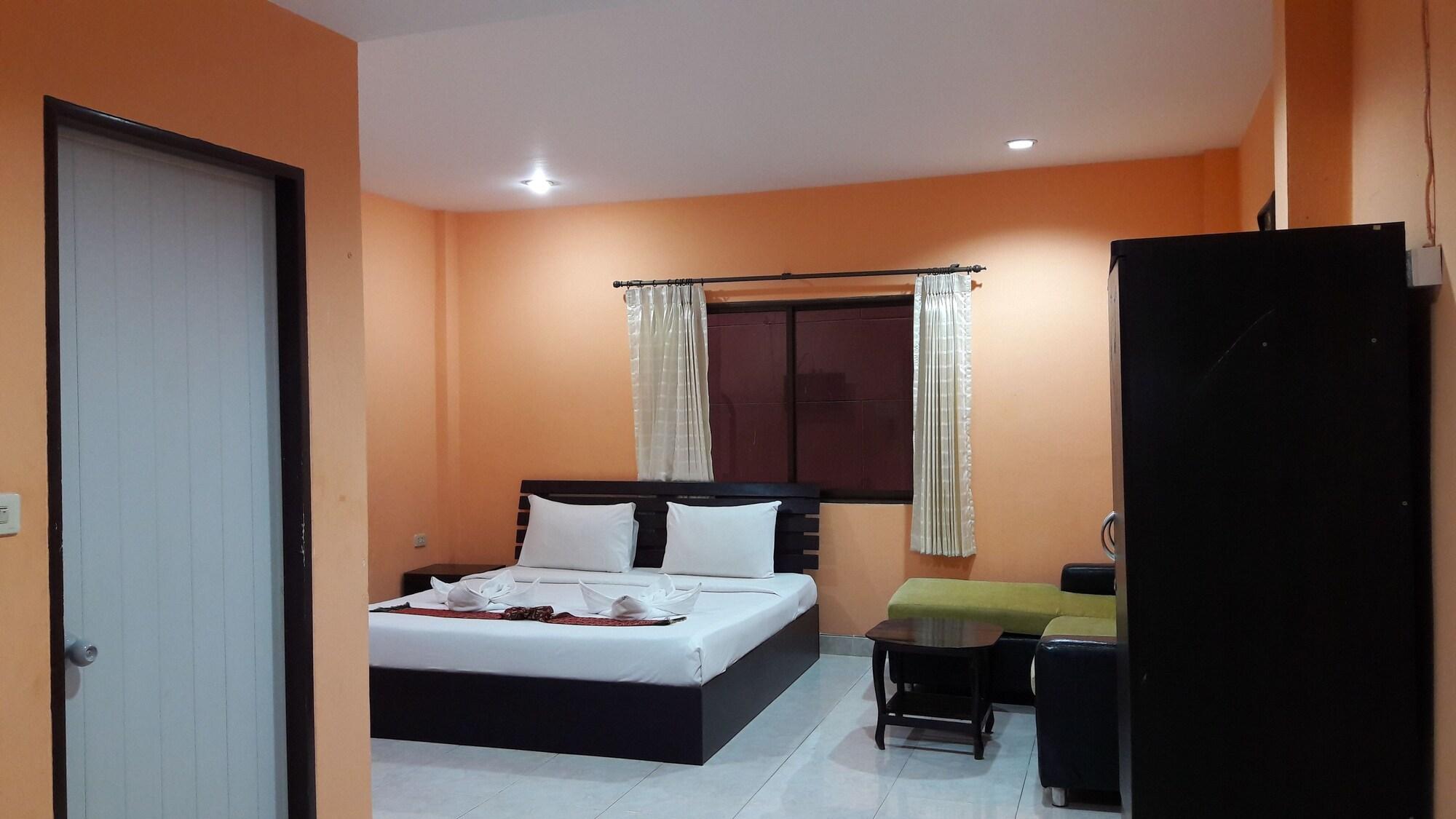 Green Mango Guesthouse Patong Екстериор снимка