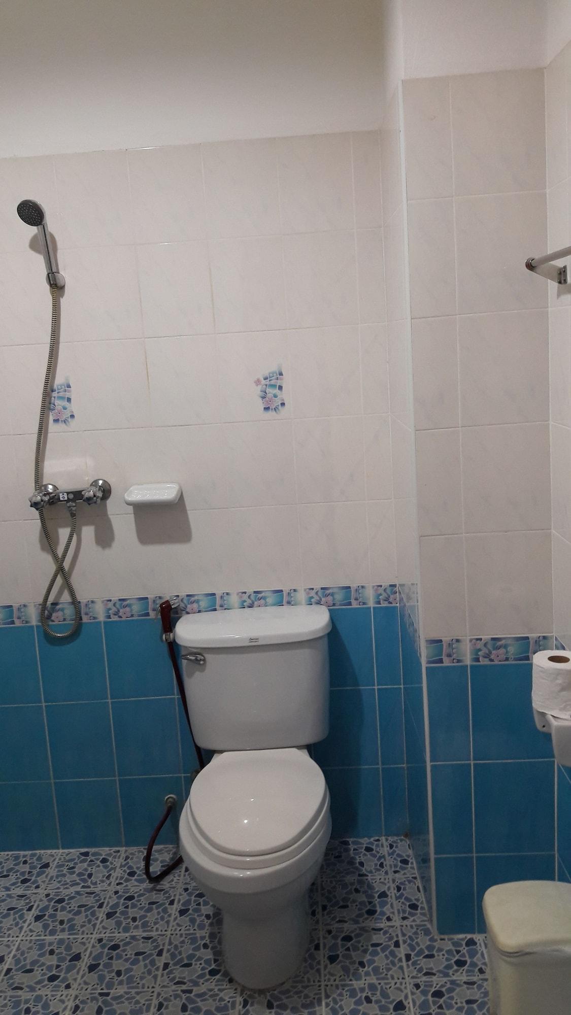 Green Mango Guesthouse Patong Екстериор снимка