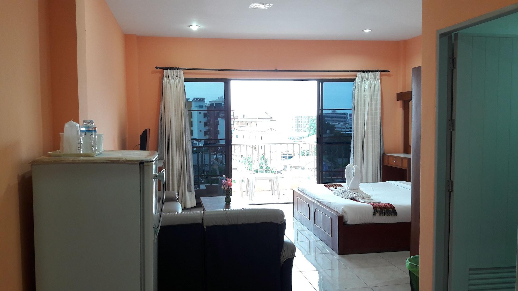 Green Mango Guesthouse Patong Екстериор снимка