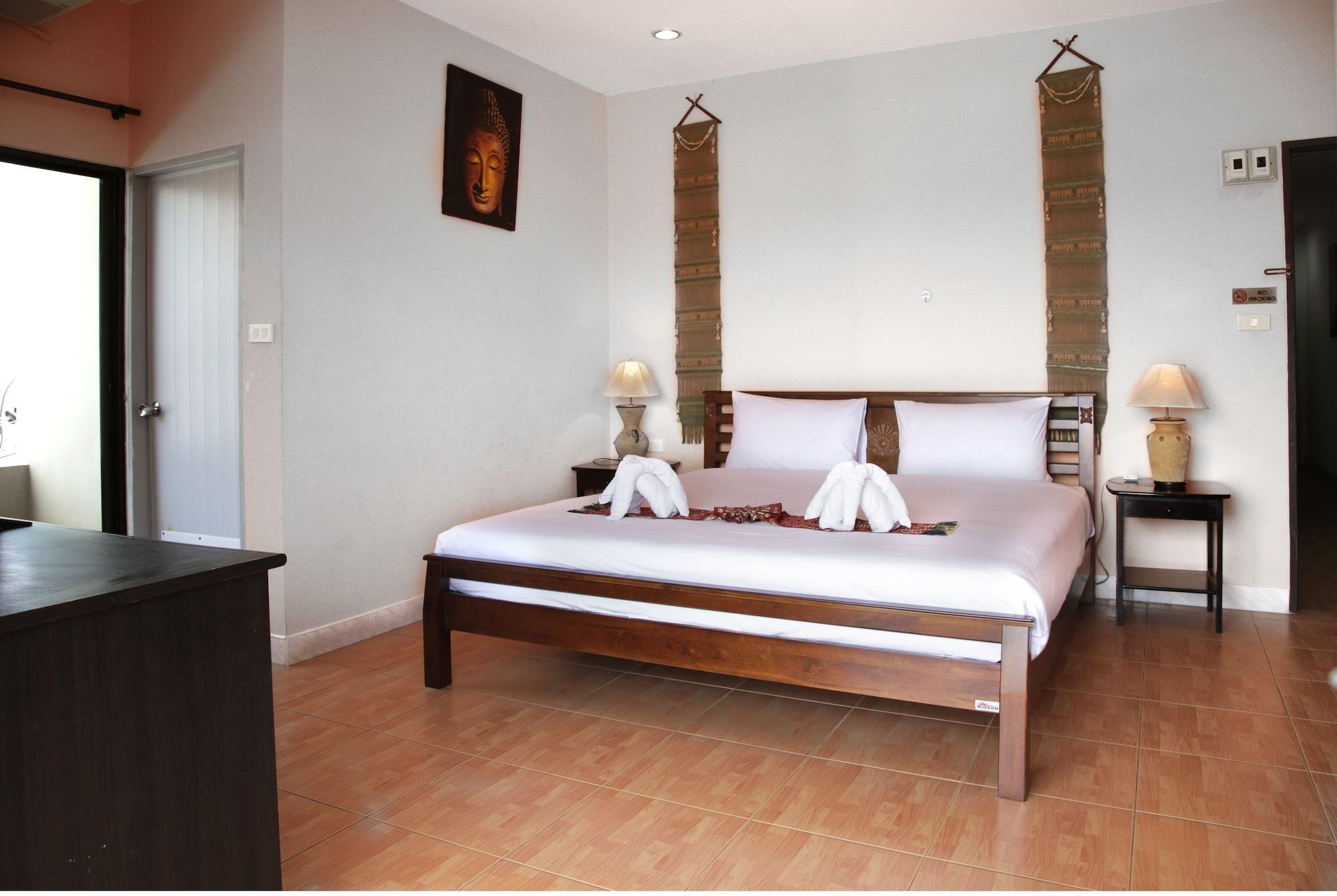 Green Mango Guesthouse Patong Екстериор снимка
