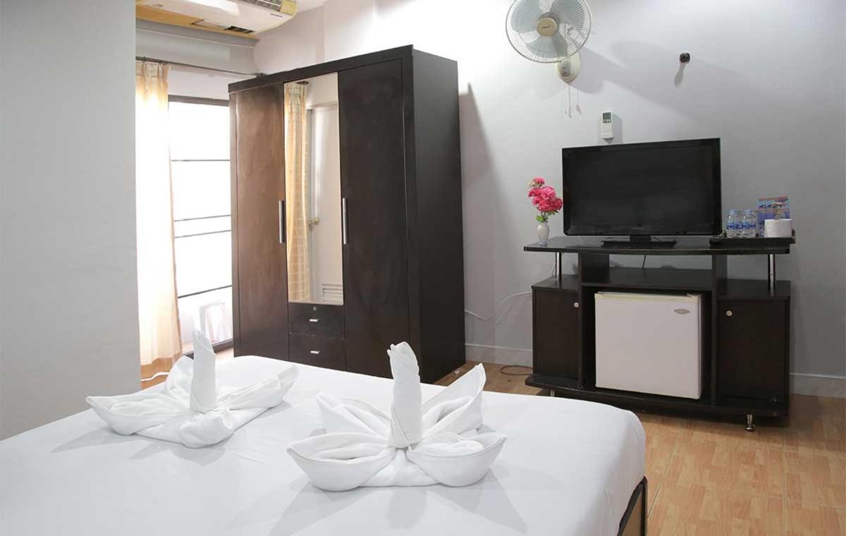 Green Mango Guesthouse Patong Екстериор снимка