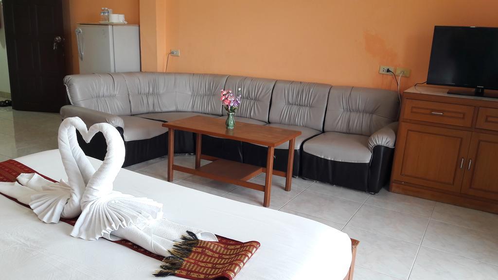 Green Mango Guesthouse Patong Екстериор снимка