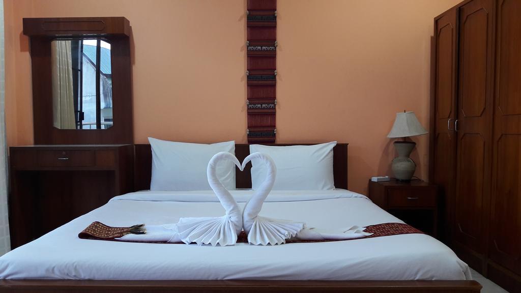 Green Mango Guesthouse Patong Екстериор снимка
