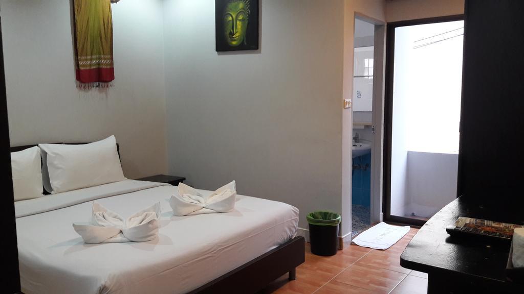 Green Mango Guesthouse Patong Екстериор снимка