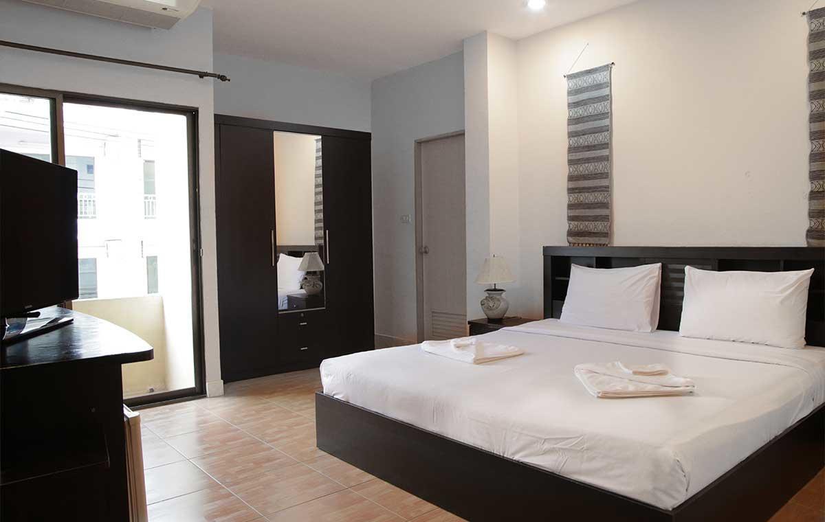 Green Mango Guesthouse Patong Екстериор снимка